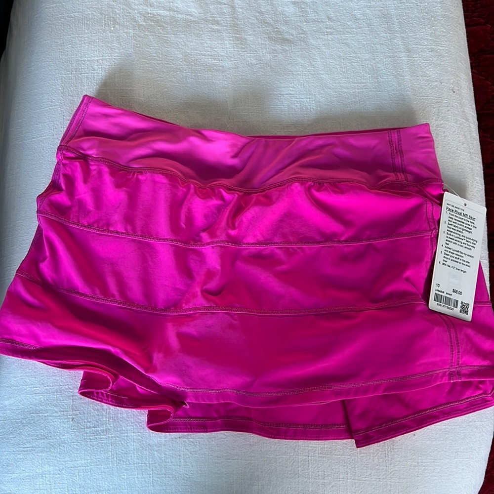 Lululemon NWT pace rival skirt.